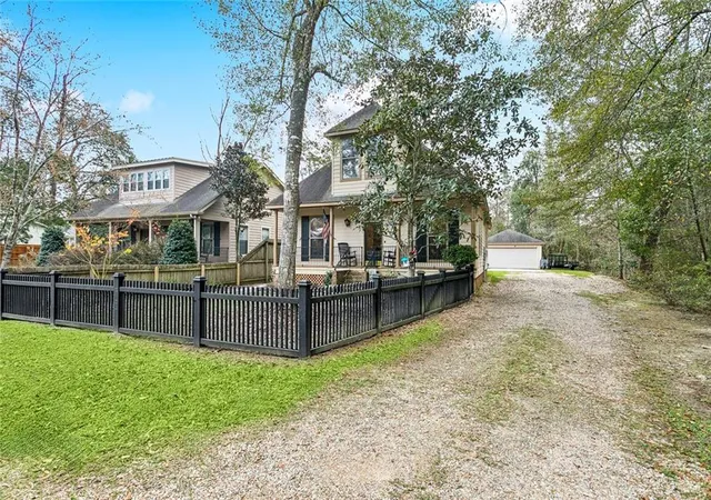 3rd image of 929 W 17 Ave, Covington, LA 70433 | MLS# 2543930