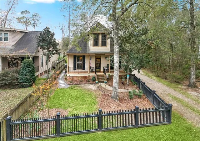 4th image of 929 W 17 Ave, Covington, LA 70433 | MLS# 2543930