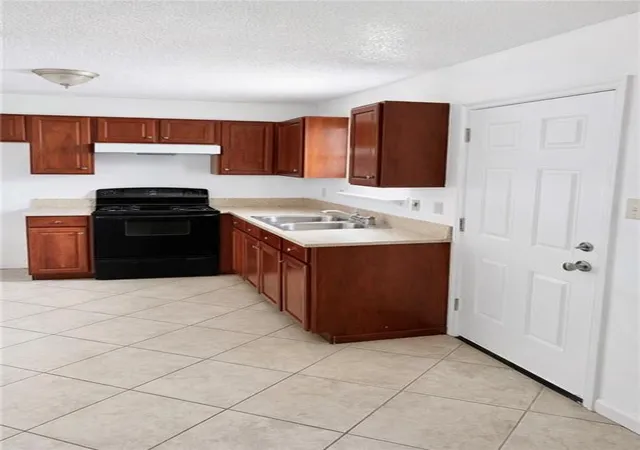 Photo 3 of Townhouse for sale at 16 Westpark Ct, New Orleans, LA 70114 | MLS# 2544227 | Listing updated on 2026-07-09