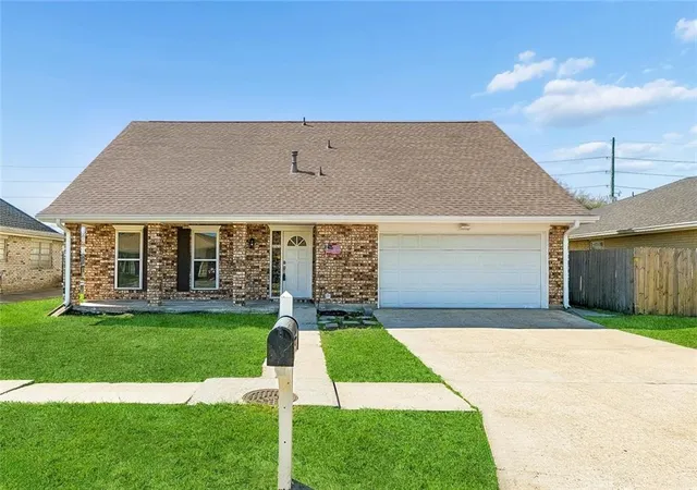Homes for sale in Kenner, LA | 3321 Cannes Pl, Kenner, LA 70065 | MLS# 2544300