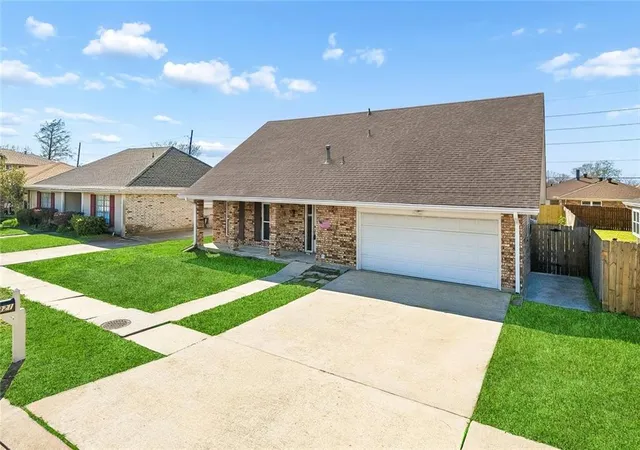 Homes for sale in Kenner, LA | 3321 Cannes Pl, Kenner, LA 70065 | MLS# 2544300