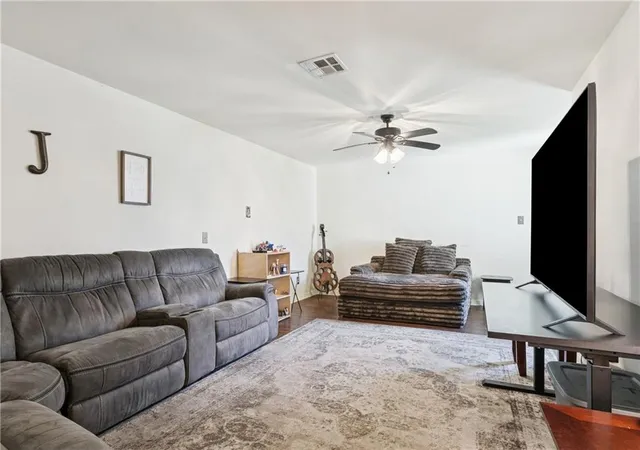 Photo 3 of Sale Pending at 4565 Camelot Dr, New Orleans, LA 70127 | MLS# 2544298 | Listing updated on 2026-06-15
