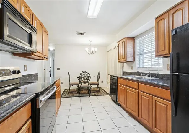 Photo 3 of Sale Pending at 4565 Camelot Dr, New Orleans, LA 70127 | MLS# 2544298 | Listing updated on 2026-06-15