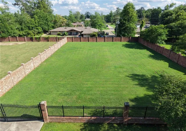 1st image of 911 Greenlawn Dr, Hammond, LA 70401 | MLS# 2543726