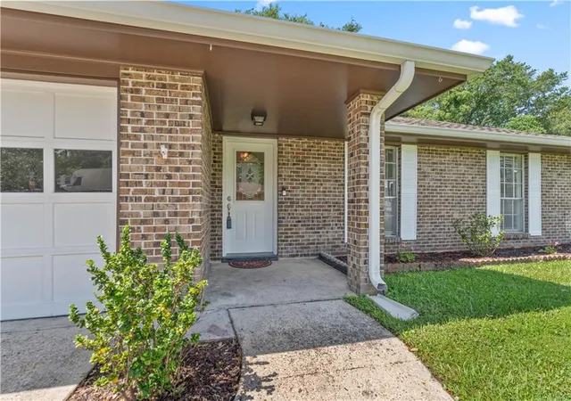 Homes for sale in Slidell, LA | 201 Darwin Dr, Slidell, LA 70458 | MLS# 2544344
