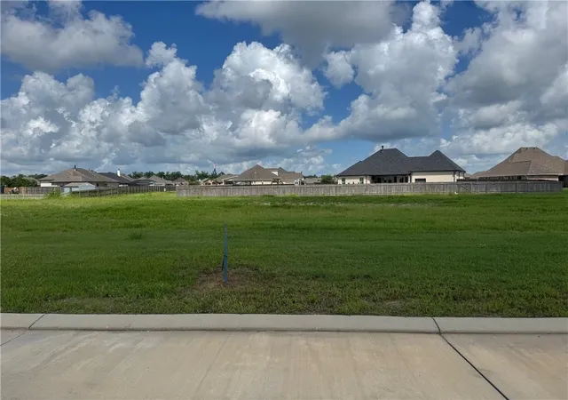 Homes for sale in Luling, LA | 332 Sophia Dr, Luling, LA 70070 | MLS# 2544695