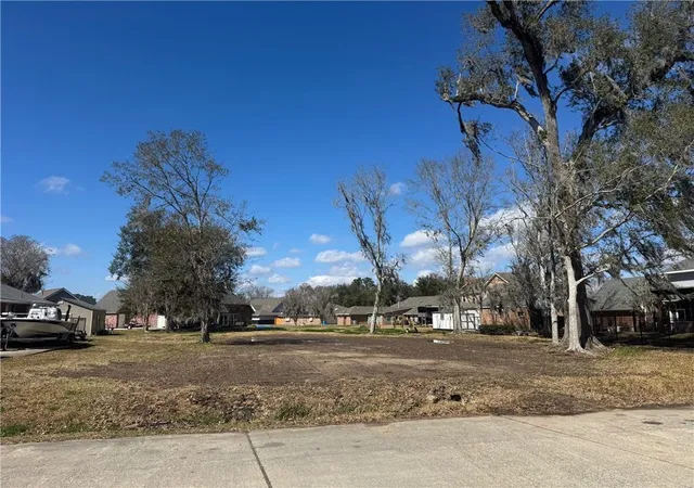 Homes for sale in Luling, LA | 616 Willowdale Blvd, Luling, LA 70070 | MLS# 2544526