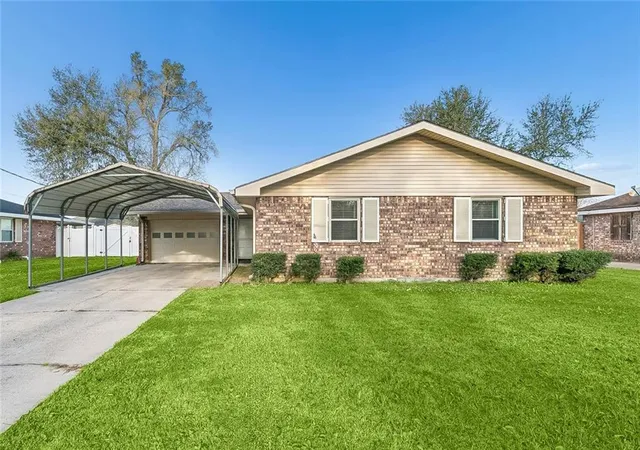 Homes for sale in Luling, LA | 214 Coronado Dr, Luling, LA 70070 | MLS# 2544575