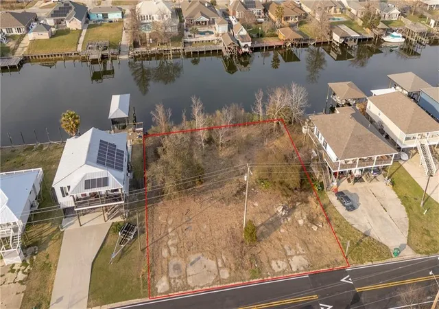 1st image of 134 Lakeview Dr, Slidell, LA 70458 | MLS# 2544780
