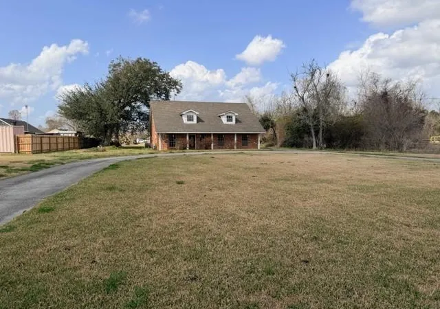 Homes for sale in St Rose, LA | 11360 River Rd, St Rose, LA 70087 | MLS# 2543002