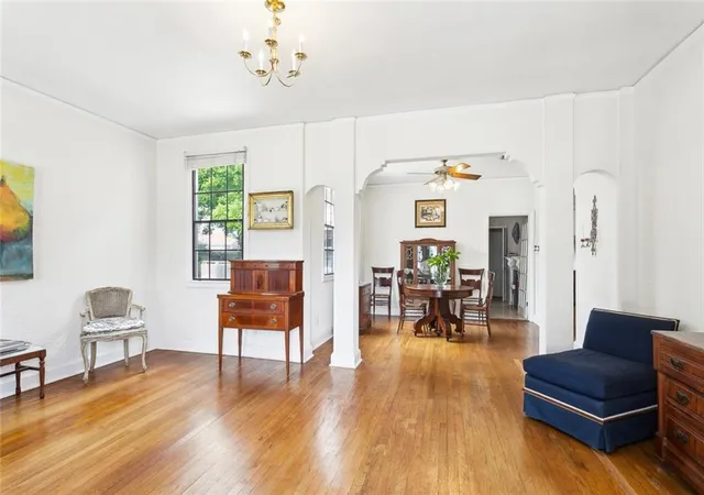 Photo 4 of Sale Pending at 403 Athania Pkwy, Metairie, LA 70001 | MLS# 2545106 | Listing updated on 2026-09-01