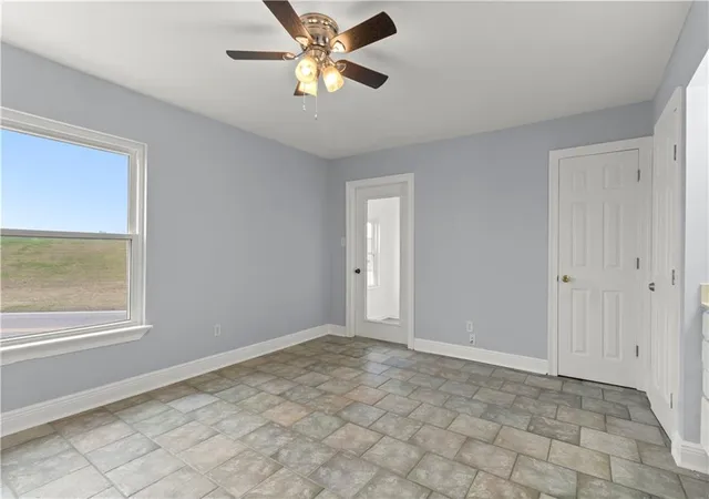 Photo 3 of Townhouse for sale at 596 River Rd, Westwego, LA 70094 | MLS# 2541076 | Listing updated on 2026-02-28