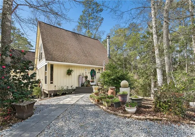 3rd image of 19 Holly Dr, Covington, LA 70435 | MLS# 2544946