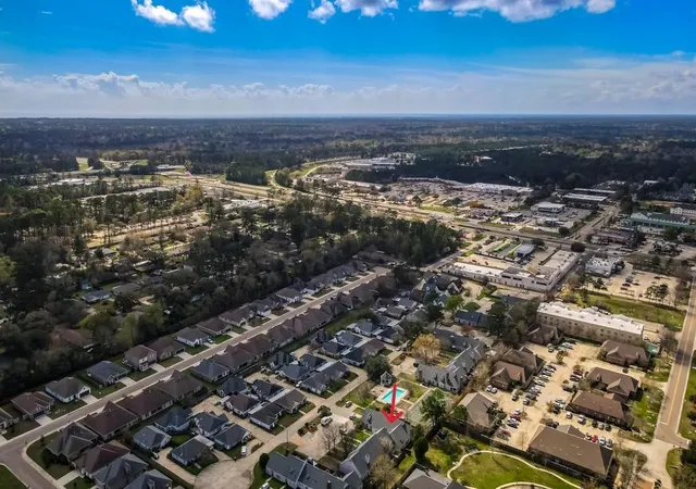 2nd image of 51 Hollycrest Blvd, Covington, LA 70433
