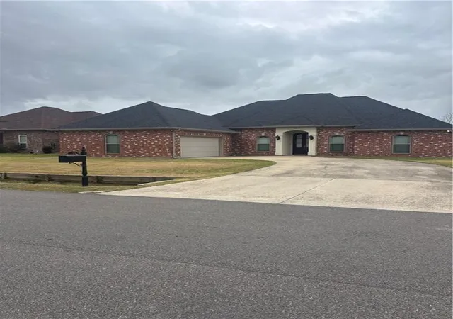 Homes for sale in Hahnville, LA | 118 General Taylor Dr, Hahnville, LA 70057 | MLS# 2544951
