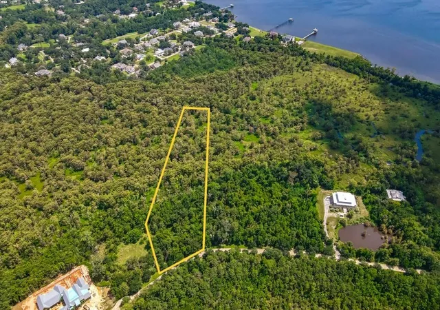1st image of 26 Preserve Ln, Mandeville, LA 70471 | MLS# 2545621