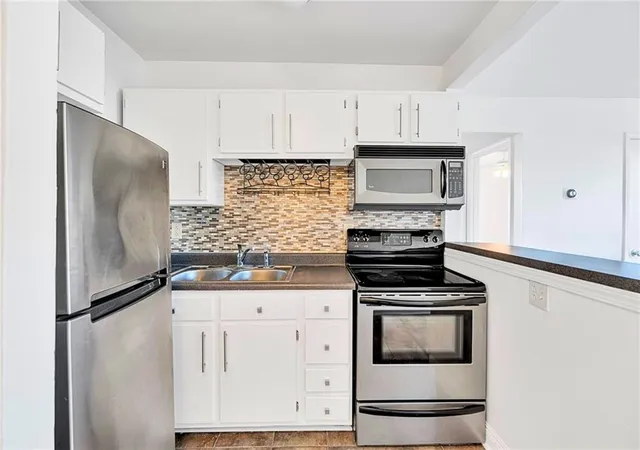 3rd image of 1020 Terpsichore St, New Orleans, LA 70130