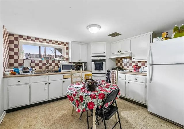 3rd image of 411 Helios Ave, Metairie, LA 70005 | MLS# 2545884