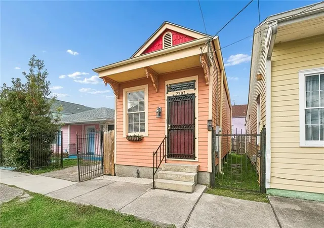 Homes for sale in New Orleans, LA | 2207 St Ann St, New Orleans, LA 70119 | MLS# 2544959