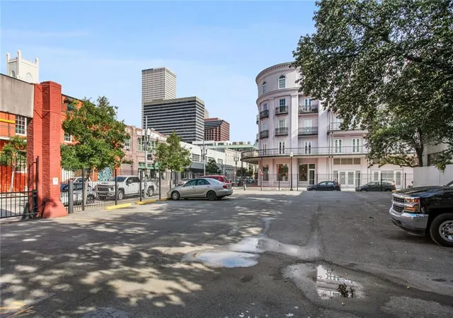 16th image of 760 Magazine St #210, New Orleans, LA 70130 | MLS# 2545977