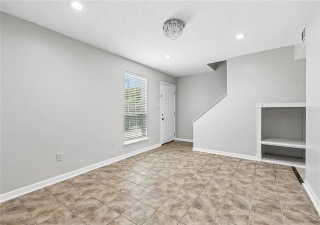 Photo 3 of Condo for sale at 1617 Newport Pl #29, Kenner, LA 70065 | MLS# 2546078 | Listing updated on 2026-09-01