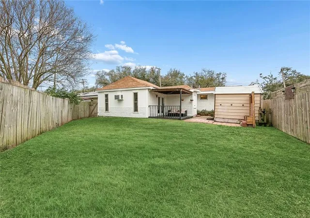 Homes for sale in Metairie, LA | 6208 Cummins St, Metairie, LA 70003 | MLS# 2546111