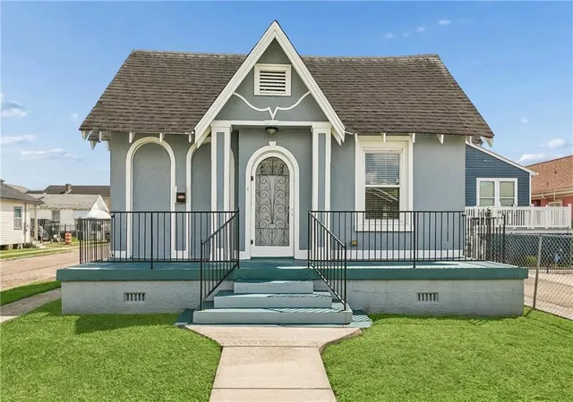 Photo 2 of Single family home for sale at 4139 General Ogden St, New Orleans, LA 70118 | MLS# 2541464 | Listing updated on 2026-07-28