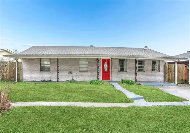 Photo 1 of Single family home for sale at 905 N Claiborne Pkwy, Westwego, LA 70094 | MLS# 2546232 | Listing updated on 2026-07-12