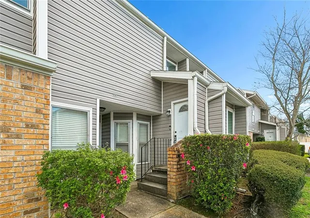 Homes for sale in Kenner, LA | 100 Avant Garde Cir #100, Kenner, LA 70065 | MLS# 2546325