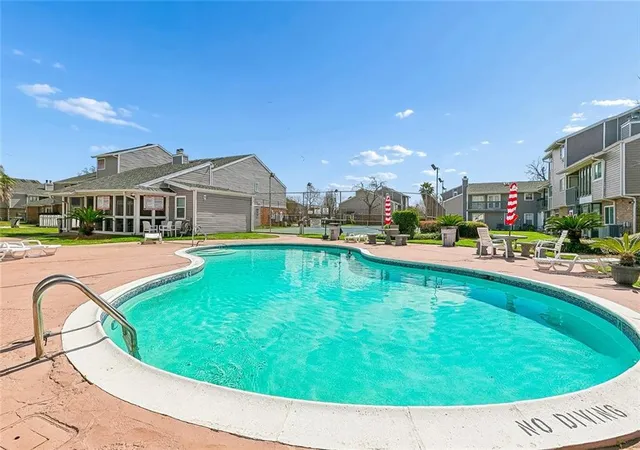 Homes for sale in Kenner, LA | 100 Avant Garde Circle, Kenner, LA 70065 | Houzeo