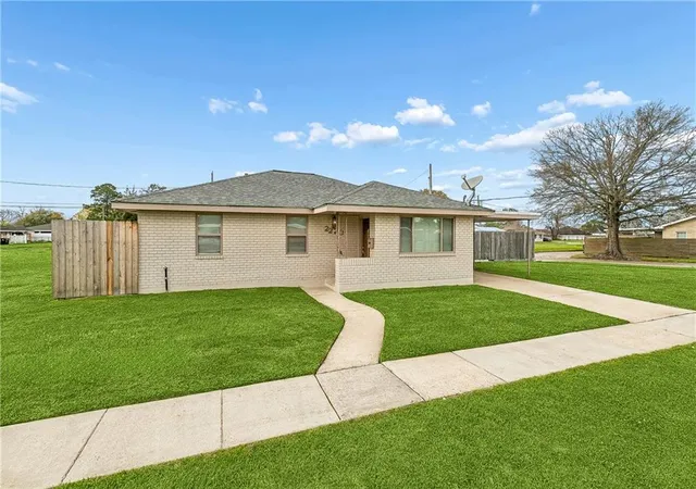 1st image of 2220 Ventura Dr, Chalmette, LA 70043 | MLS# 2546097