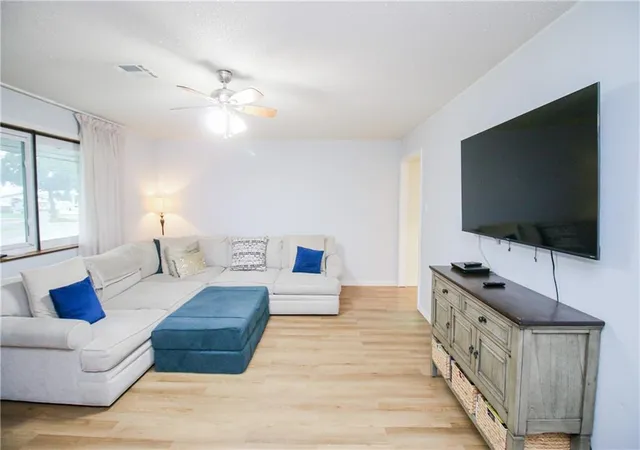 Photo 2 of Single family home for sale at 4221 Clearview Pkwy, Metairie, LA 70006 | MLS# 2545930 | Listing updated on 2026-06-22