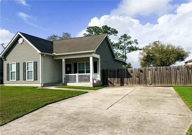 2nd image of 2740 Village Ct, Marrero, LA 70072 | MLS# 2546318