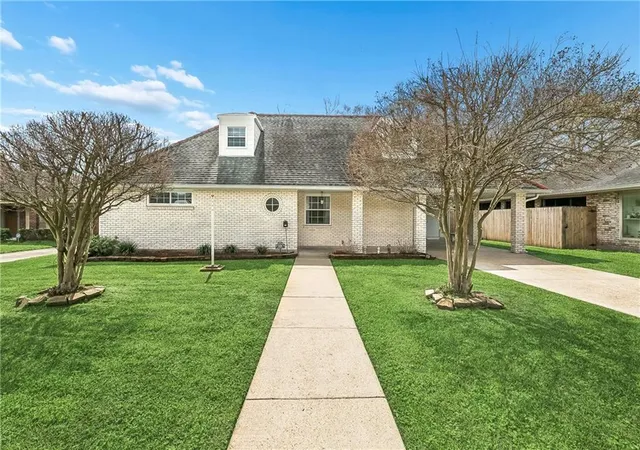 Photo 1 of Single family home for sale at 5228 Meadowdale St, Metairie, LA 70006 | MLS# 2546572 | Listing updated on 2026-08-28