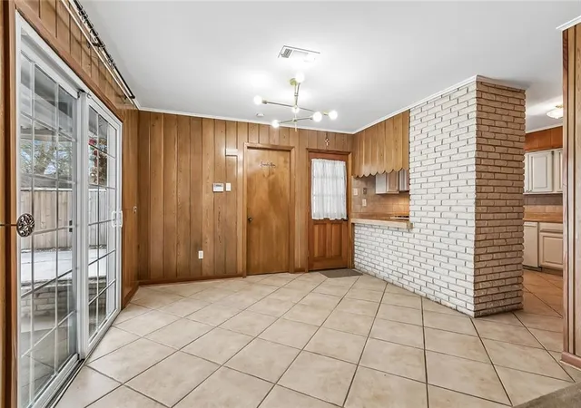Photo 4 of Single family home for sale at 5228 Meadowdale St, Metairie, LA 70006 | MLS# 2546572 | Listing updated on 2026-08-28