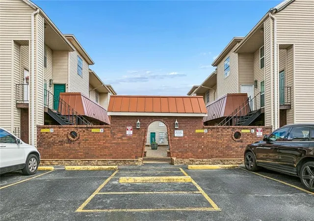 Homes for sale in Metairie, LA | 2509 Giuffrias Ave #515, Metairie, LA 70001 | MLS# 2544774
