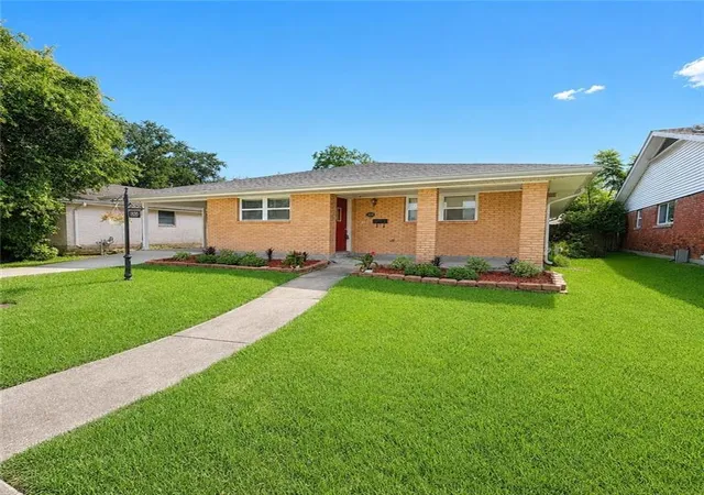 Homes for sale in Metairie, LA | 1820 Hall Ave, Metairie, LA 70003 | MLS# 2544076