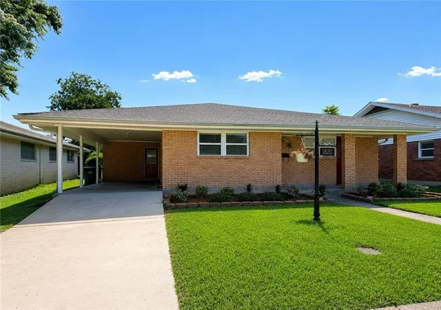 Homes for sale in Metairie, LA | 1820 Hall Ave, Metairie, LA 70003 | MLS# 2544076
