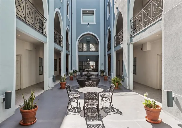 3rd image of 760 Magazine St, New Orleans, LA 70130