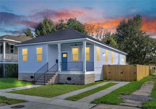 Homes for sale in New Orleans, LA | 5701 Wildair Dr, New Orleans, LA 70122 | MLS# 2547087