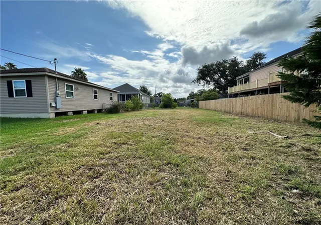 Homes for sale in New Orleans, LA | 6017 Warrington Dr, New Orleans, LA 70122 | MLS# 2547241