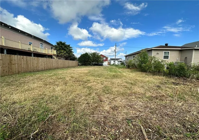 Homes for sale in New Orleans, LA | 6017 Warrington Dr, New Orleans, LA 70122 | MLS# 2547241