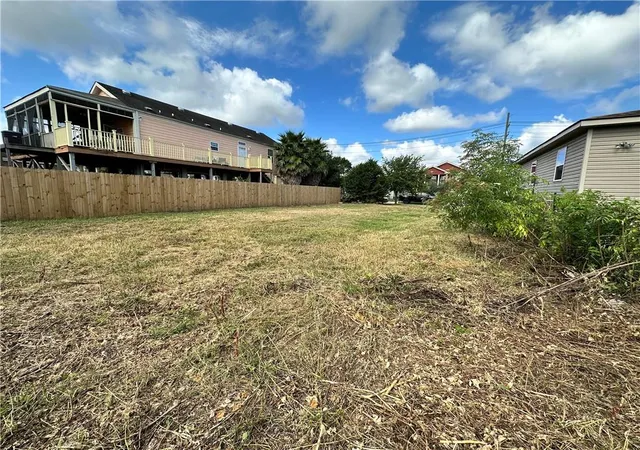 Homes for sale in New Orleans, LA | 6017 Warrington Dr, New Orleans, LA 70122 | MLS# 2547241