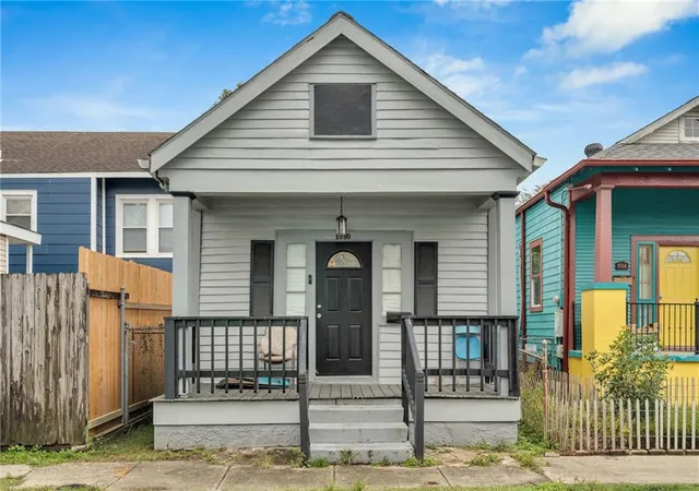1st image of 1530 Rousselin Dr, New Orleans, LA 70119 | MLS# 2547262