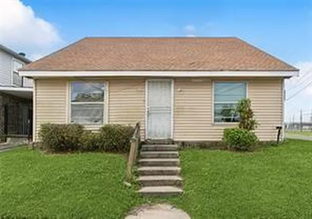 2nd image of 221 Liberty Terrace Dr, New Orleans, LA 70112 | MLS# 2547355