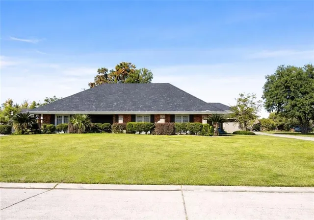 1st image of 2711 Cedarlawn Dr, Marrero, LA 70072 | MLS# 2547431