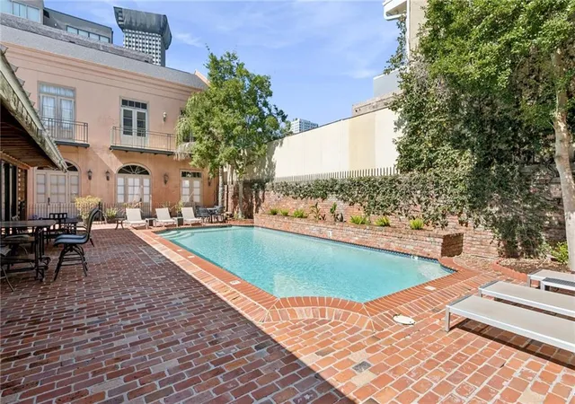 3rd image of 801St St Joseph St, New Orleans, LA 70113