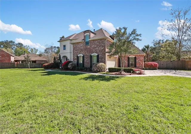 2nd image of 323 Sandalwood Dr, Mandeville, LA 70448 | MLS# 2547032