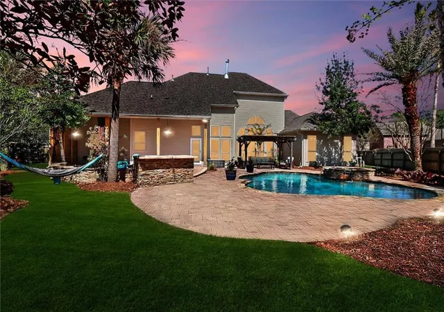 5th image of 323 Sandalwood Dr, Mandeville, LA 70448 | MLS# 2547032