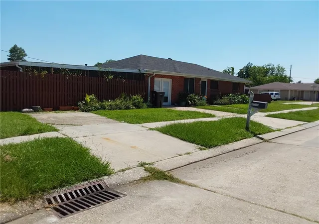Photo 3 of Single family home for sale at 2025 Starling Dr, Saint Bernard, LA 70085 | MLS# 2544934 | Listing updated on 2026-07-22